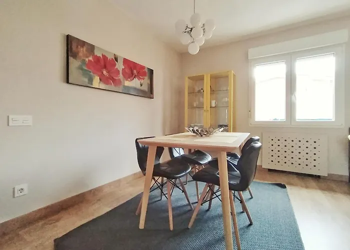 Ventana Al Naranco Apartment *